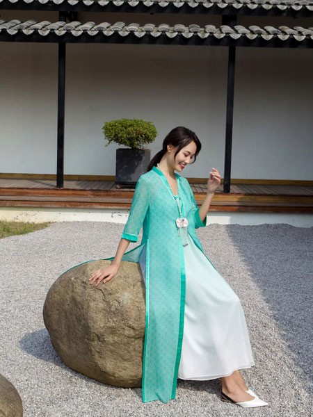 浒城古娘女装2023春夏季白色长裙