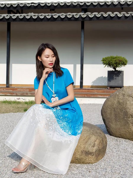 浒城古娘女装2023春夏季拼色连衣裙