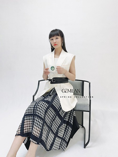 歌米蓝女装2022春夏季灰色长裙