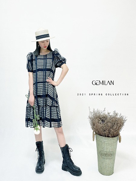 歌米蓝女装2022春夏季黑色连衣裙