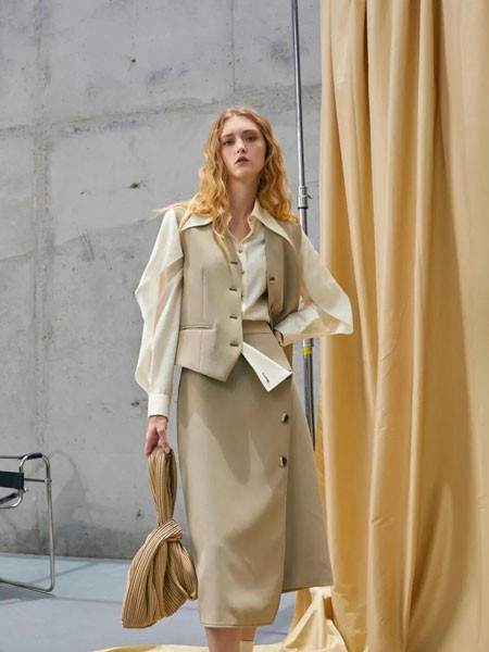 歌米蓝女装2022春夏季白色衬衫