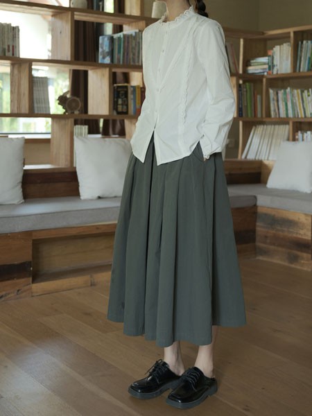 百武西2022秋冬季黑色长裙