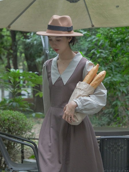 百武西BIOLIVING女装2022秋冬季灰色连衣裙