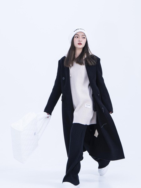 木子简2022秋冬季白色T恤