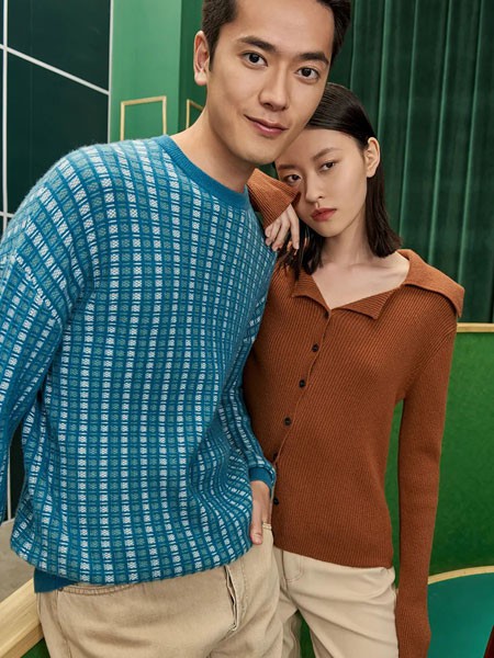 旦可韵女装2022秋冬季蓝色毛衣