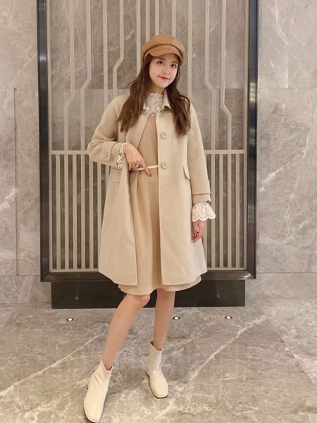 拉格蓓芮2022秋冬季卡其色大衣