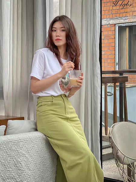 拉格蓓芮Y·LGBR女装2023春夏季绿色包臀裙