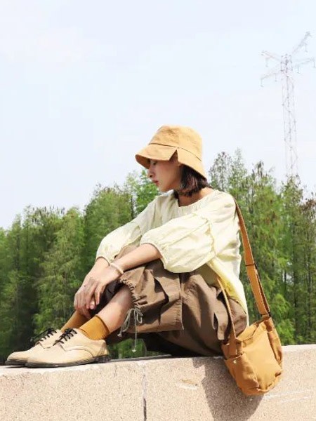 本色A8原创女装2022春夏季白色衬衫