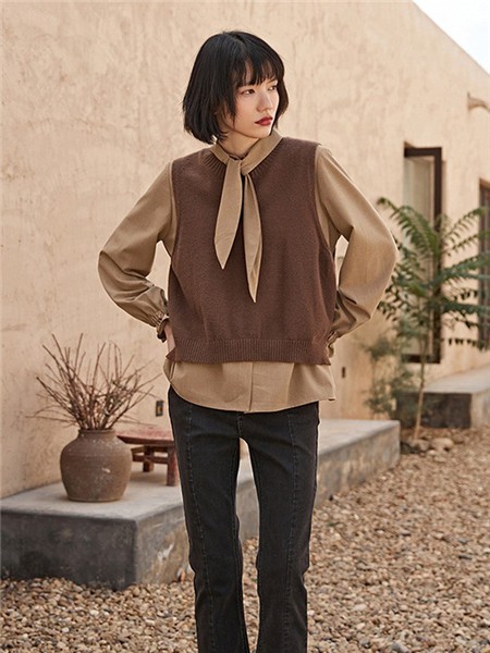 安素尚女装2022秋冬季咖啡色衬衫