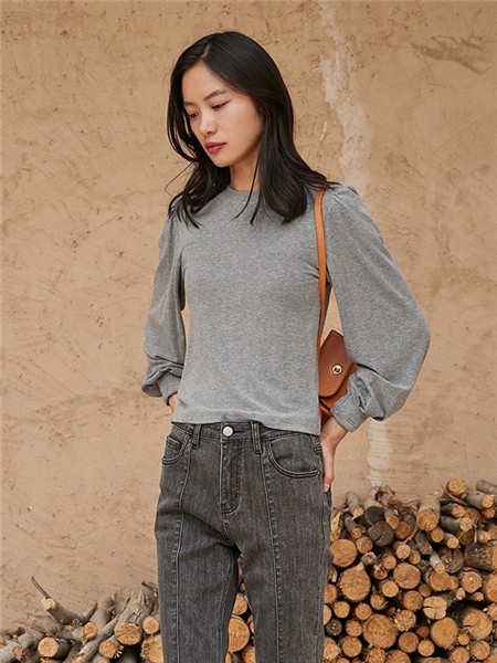 安素尚女装2022秋冬季灰色针织衫