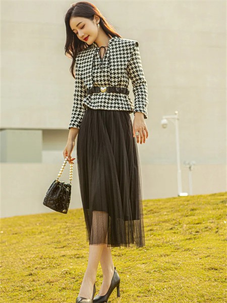 夏斐2022秋冬季黑色长裙