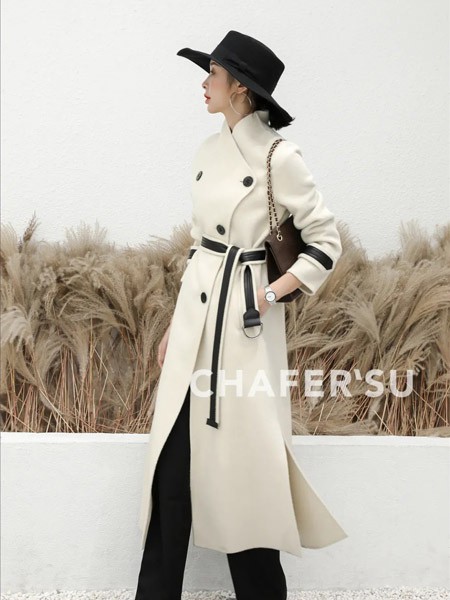 夏斐2022秋冬季白色大衣