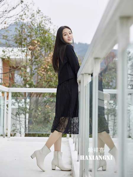 哈祥喜女装2023春夏季黑色连衣裙