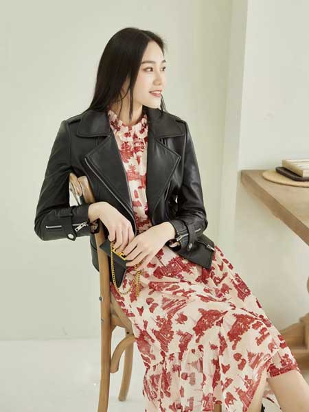 哈祥喜女装2023春夏季白色连衣裙