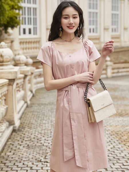 哈祥喜女装2023春夏季粉色连衣裙