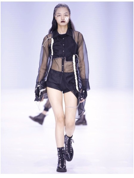 古吉芬女装2022秋冬季黑色衬衫