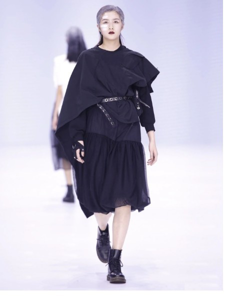 古吉芬女装2022秋冬季黑色连衣裙