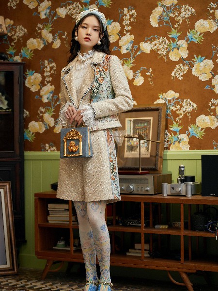 卡扣KAKOU女装2022秋冬季米色短裤