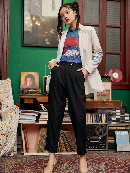 卡扣KAKOU女装2022秋冬季白色西装