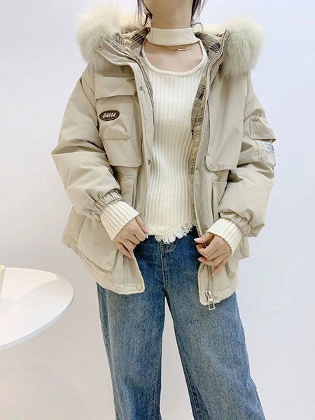 千城2022秋冬季卡其色派克服