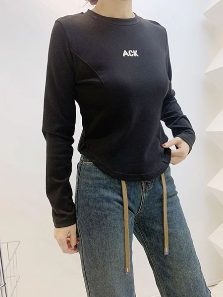 千城THOUSANDCITY女装2022秋冬季黑色T恤