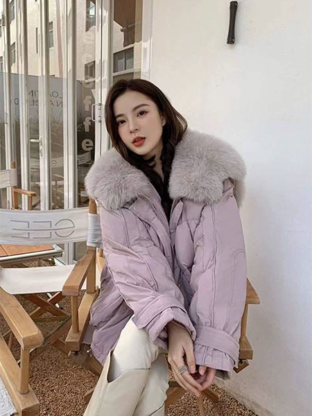 千伊诺女装2022秋冬季紫色派克服