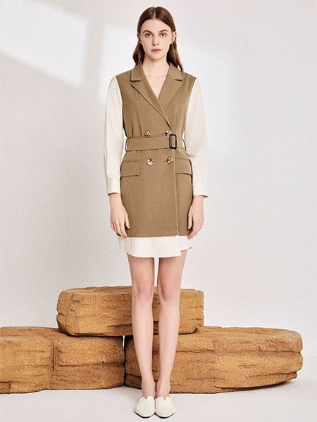 千伊诺女装2022秋冬季拼色连衣裙