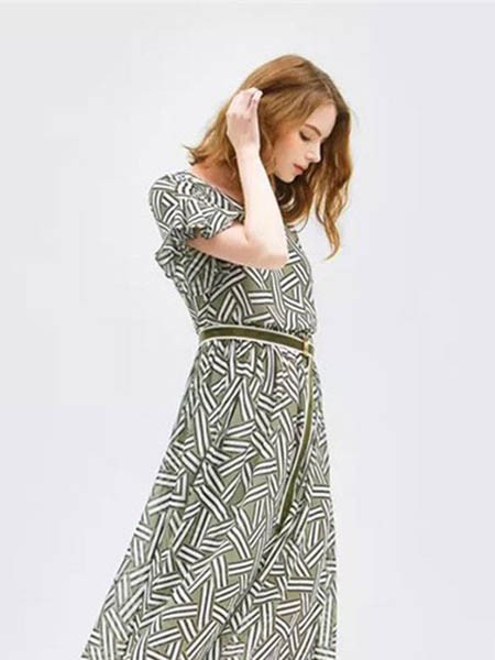 典云间女装2022春夏季绿色连衣裙