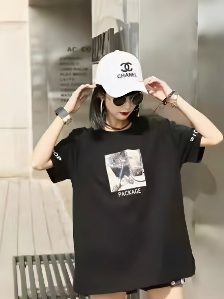 依倩雪2023春夏季黑色T恤