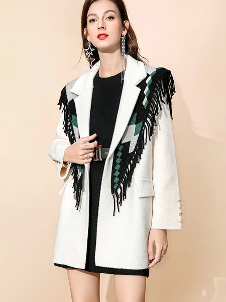 优韩一号2022秋冬季白色大衣