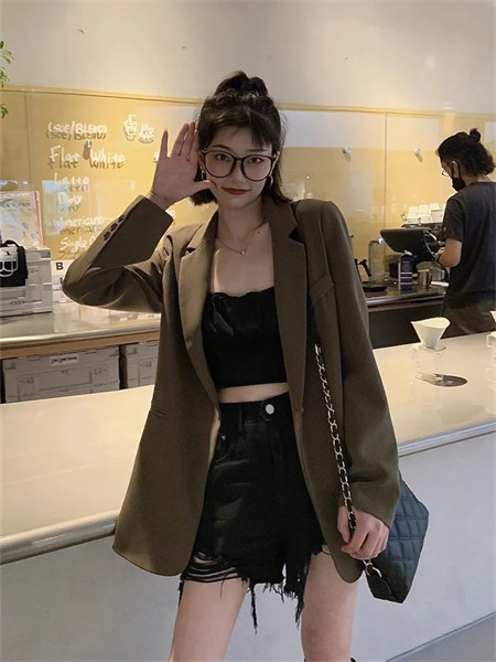 乐伊尚女装2023春夏季黑色短裤