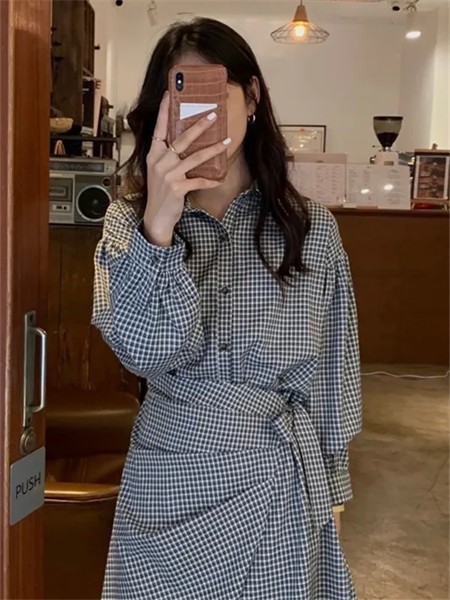 乐伊尚女装2023春夏季灰色衬衫裙