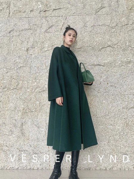 VesperLynd女装2022秋冬季墨绿色大衣