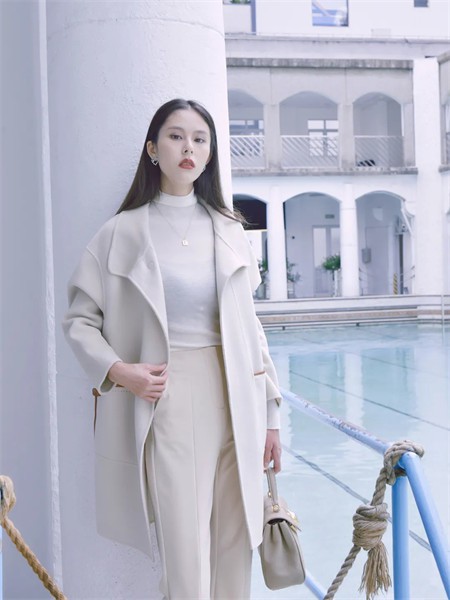 VesperLynd女装2022秋冬季白色大衣