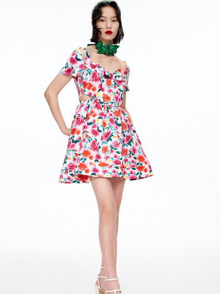 lefame女装2023春夏季白色连衣裙