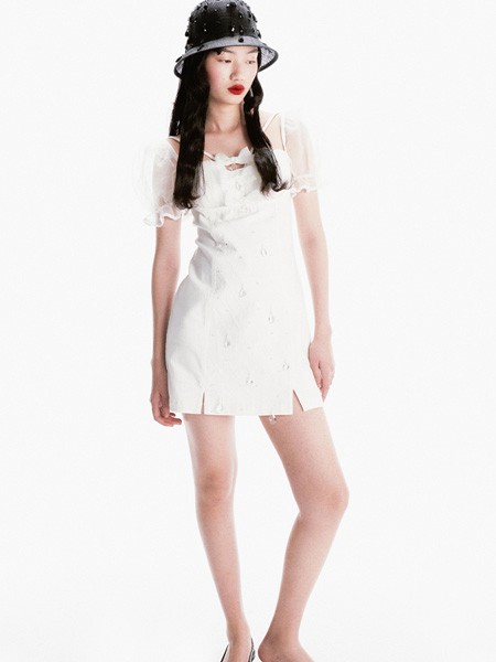 lefame女装2023春夏季白色连衣裙