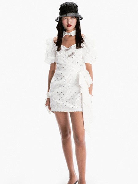 lefame女装2023春夏季白色连衣裙