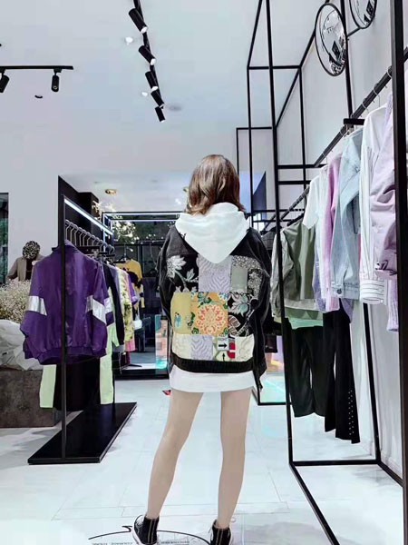 DNCY女装2022秋冬季白色卫衣