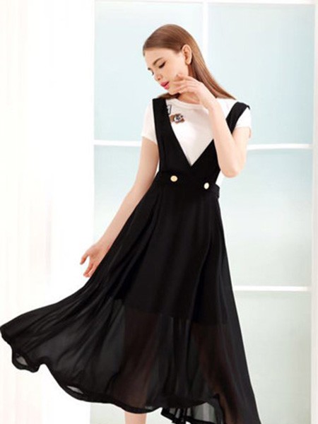 七彩蝶女装2022春夏季黑色背带裙