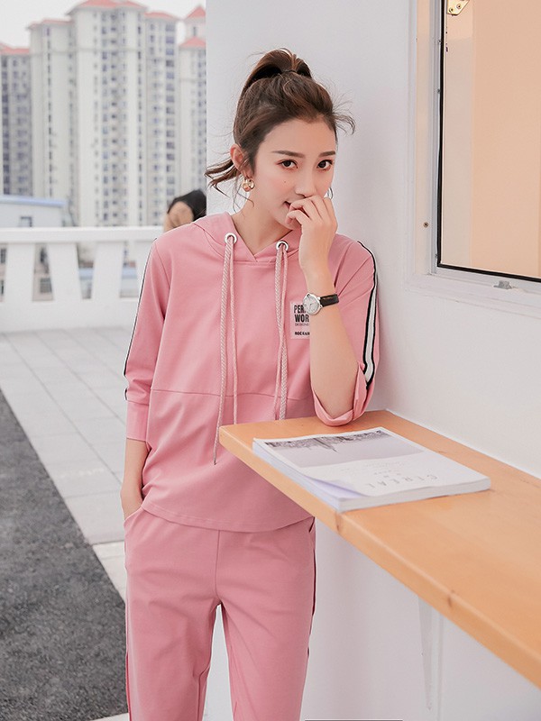 样女装2022秋冬季粉色运动装