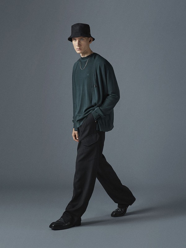 INITIAL伊迪索女装2022秋冬季蓝色T恤