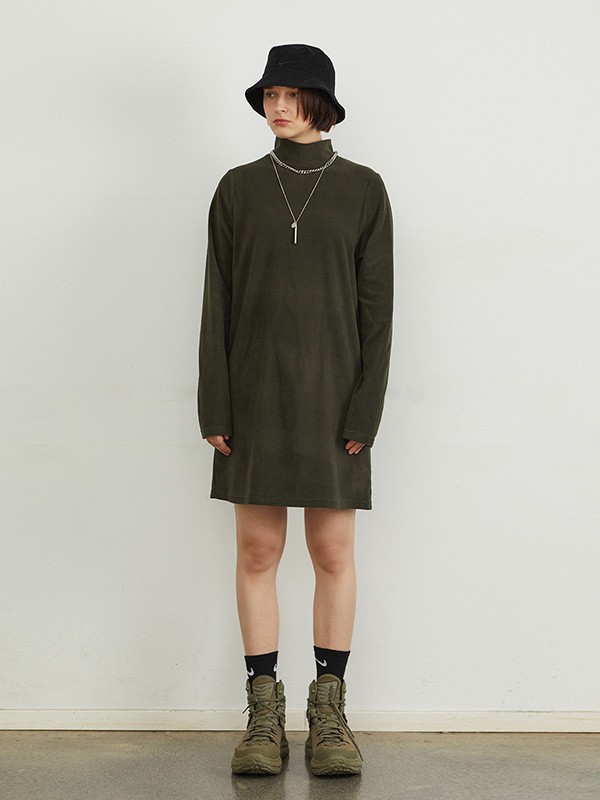 转向2022秋冬季墨绿色毛衣裙