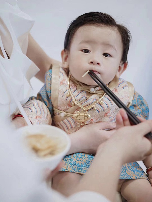 一礼予你2022秋冬季蓝色连衣裙