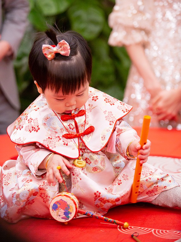 一礼予你2022秋冬季白色连衣裙