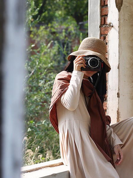 素缕女装2022秋冬季白色连衣裙