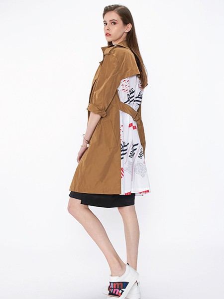 名略女装2023春夏季卡其色大衣
