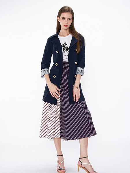 名略女装2023春夏季白色T恤