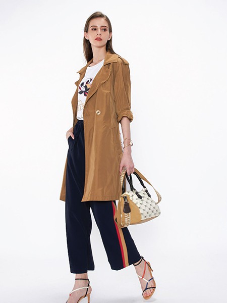 名略女装2023春夏季白色T恤