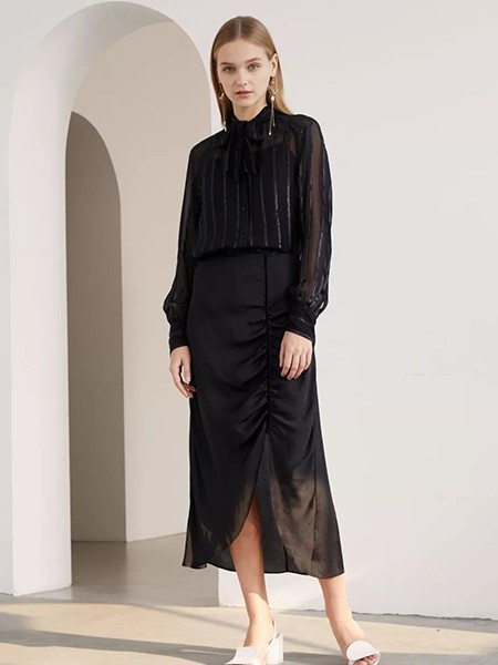 因一2023春夏季黑色衬衫