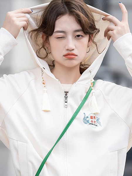 MIYU女装2022秋冬季白色卫衣